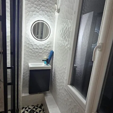 Apartment En Plein Coeur De Quartier Montorgueil- Jardin Du Palais Royal-musee Du Louvre Paris